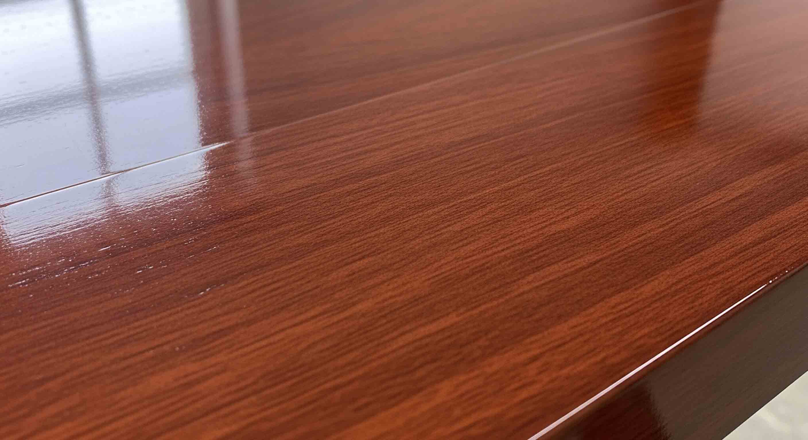 Porta ou móvel com acabamento laqueado - Exemplo 1